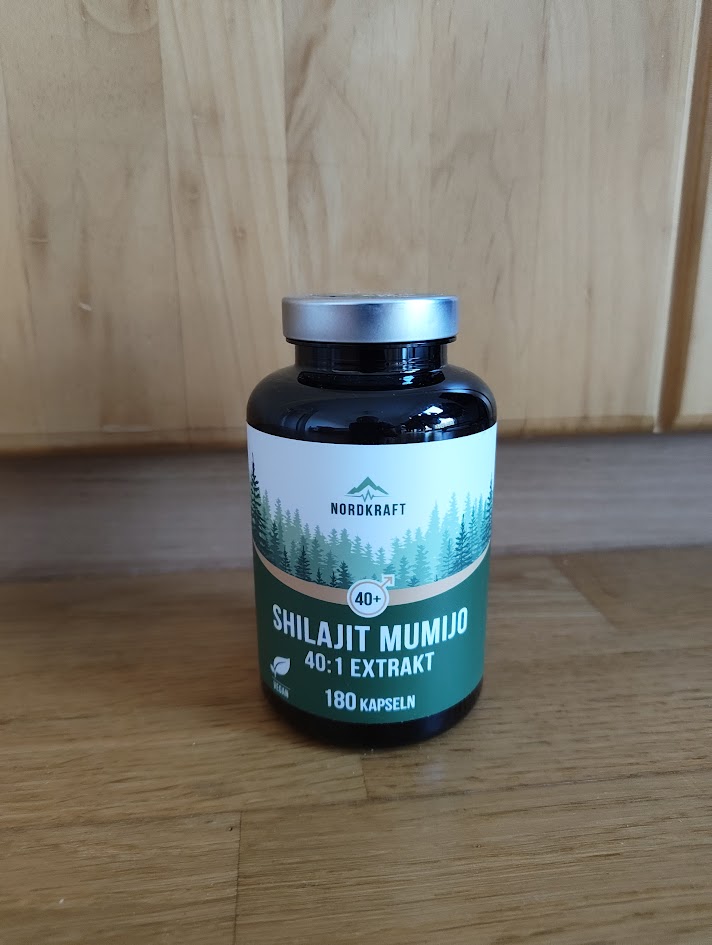 Nordkraft Shilajit 180 Kapseln ist ein sinnvolles Supplement für Energie. Porduktfoto privat. 